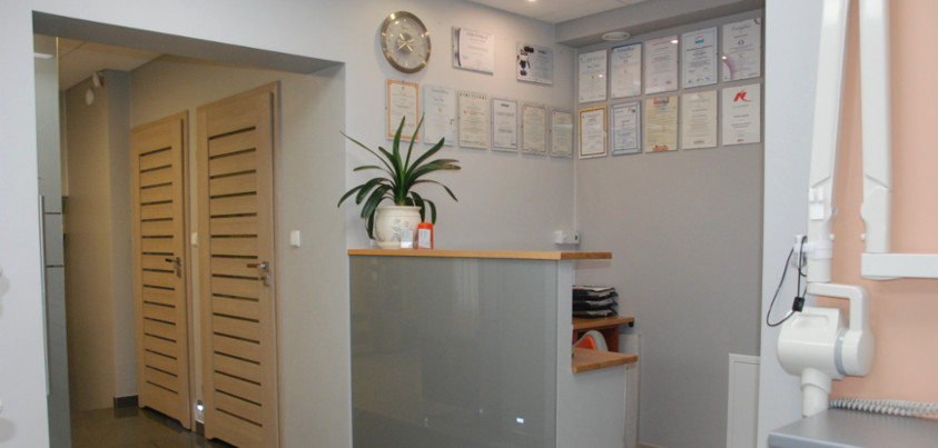 Gabinet Stomatologiczny JagoDent. Dentysta Żywiec, Leczenie zachowawcze, leczenie dzieci, wybielanie zębów, implanty, protetyka 