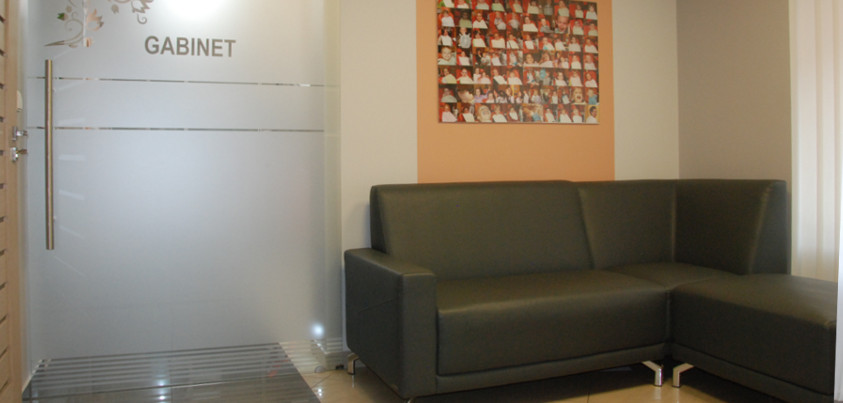 Gabinet Stomatologiczny JagoDent. Dentysta Żywiec, Leczenie zachowawcze, leczenie dzieci, wybielanie zębów, implanty, protetyka 